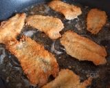 Foto del passaggio 5 della ricetta Alici fritte dorate