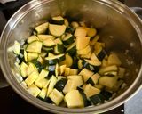 Mentás cukkini krémleves recept fázis 1 fotója