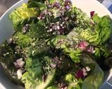 Une image de l'étape 5 de Laitue rougette à l'oignon rouge et herbes aromatiques.