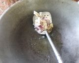 Foto langkah ke 3 dari resep 134. Tumis jamur wortel sawi.