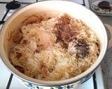 Sült köményes pecsenye knédlivel és édeskáposzta párolva recept fázis 5 fotója