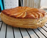 Une image de l'étape 14 de Galette à la crème d'amande chocolat.