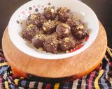 A picture of step 2 of Chocolate ladoo/dark fantasy biscuits laddu.