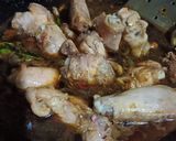 Foto langkah ke 5 dari resep Ayam goreng kecap sederhana.