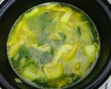 Foto langkah ke 5 dari resep Soto Jamur Tiram.