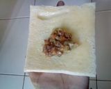 Foto langkah ke 2 dari resep Roti tawar goreng isi kornet.