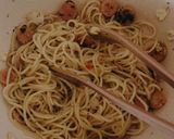 Foto langkah ke 3 dari resep Spaghetti Aglio e Olio.