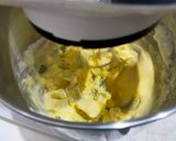 Foto del passaggio 4 della ricetta Rotolo di tiramisù con crema al caffè