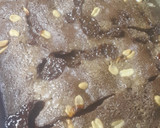 Foto del paso 5 de la receta: Torta de chocolate y maní con sorpresa de dulce de leche.🍫🍰(sin manteca)