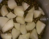 साबुत मूंग की चटपटी चाट (Sabut moong ki chatpati chaat recipe in hindi) रेसिपी चरण 1 फोटो