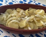 Foto del paso 1 de la receta Salmón con patatas a lo pobre al horno