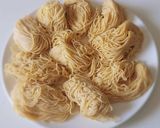 Hình bước làm 1 của món MÌ tươi nấu sườn non