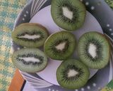कीवी बर्फी (Kiwi barfi recipe in hindi) रेसिपी चरण 1 फोटो