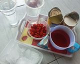 Foto langkah ke 1 dari resep Es Pink Lava Stroberi.