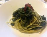 Foto del passaggio 3 della ricetta Bietole selvatiche (senape) con spaghetti 🍝