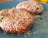A picture of step 3 of Salmon patties.