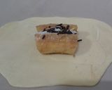 Foto langkah ke 8 dari resep #63. Bolen Pisang Coklat Keju.