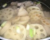 Hình bước làm 3 của món Canh sườn non hầm củ sen cà rốt