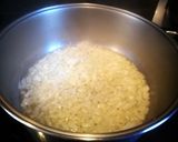 Foto del paso 2 de la receta: Arroz caldoso al azafrán con pelotillas de carne de cerdo