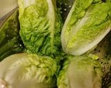 รูปขั้นตอนการทำที่ 1 ของ ผักคอสย่างเนยแอนโชวี่ Grilled Baby cos lettuce - anchovy butter