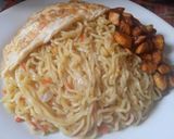 A picture of step 6 of Simple Noodles and Omelette with plantain.