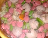 Foto langkah ke 4 dari resep Sop baksos (bakso sosis) praktis.