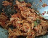 Foto langkah ke 3 dari resep 192) Ayam Suwir Pedas Simple.