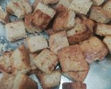 A picture of step 2 of Bread Upma.