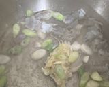 Foto langkah ke 2 dari resep Tekwan Kuah Daun Bawang.