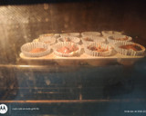 Foto del paso 7 de la receta: Cupcakes / muffins marmolado y de chocolate con nueces. Deliciosisimo. #sin tacc #glutenfree