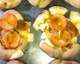 A picture of step 5 of Smashed Garlic Potato 🥔.