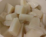 Foto del paso 3 de la receta: Arroz con chocos, alcachofas y langostinos