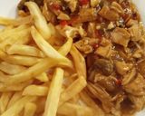 Φωτογραφία βήματος 9 της συνταγής Στήθος κοτόπουλου 🐔 με κόκκινη πιπεριά με μανιτάρια 🍋 λεμόνι!!