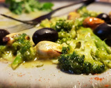 Foto del paso 5 de la receta: Brocoli con Mejillones en Salsa de Naranja y Olivas Negras