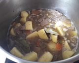 Foto del paso 7 de la receta Guiso de ternera con patatas, zanahoria y guisantes rápido