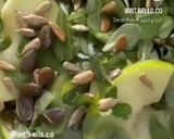 صورة لخطوة 1 من وصفة سلطة الفرفحين (البقلة) والتفاح الاخضر ولا أسهل