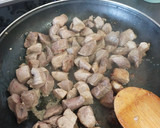 Foto del paso 1 de la receta: Carne con patatas