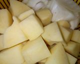 Hình bước làm 2 của món Gà Nấu Pate Xúc Xích