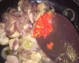 A picture of step 2 of Shredded chicken soup😋.