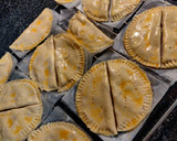 Foto del paso 5 de la receta: Empanadillas de jamón cocido, queso y salmón ahumado 🥰