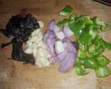 Foto del paso 2 de la receta: Fricasé de pollo con crema de su misma salsa