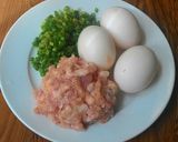 Hình bước làm 1 của món Trứng tráng thịt băm 