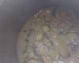 Foto del passaggio 2 della ricetta Pasta con zucchine piselli e pancetta