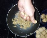 A picture of step 3 of Til k Laddu.