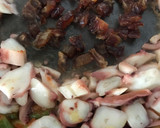 Foto del paso 8 de la receta: Fideuà de potón, gambones, ajos tiernos y dátiles medjol