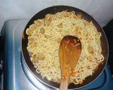 Foto langkah ke 3 dari resep Mie goreng anak kos.