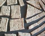 Foto del paso 4 de la receta: Palitos, crackers, tiritas de harina integral y semillas