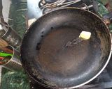 A picture of step 4 of Fluffy Omellete.