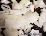 A picture of step 2 of Mushroom do pyaza.