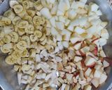 A picture of step 1 of Fruit chaat.
